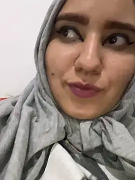 hannahayat online show from December 9, 1:07 am