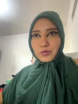 hannahayat online show from September 9, 2:05 pm