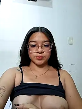 Snapshot of -VICKKY chatting on July 6, 7:49 pm -VICKKY online show from July 6, 7:49 pm