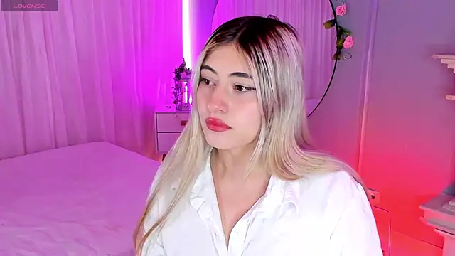 tiffany becker online show from April 17, 1:58 pm