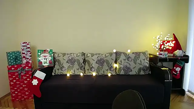 Pretty shy online show from December 25, 12:37 pm