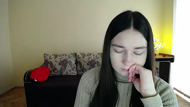 Snapshot of Pretty_shy chatting on February 6, 9:45 am Pretty shy online show from February 6, 9:45 am