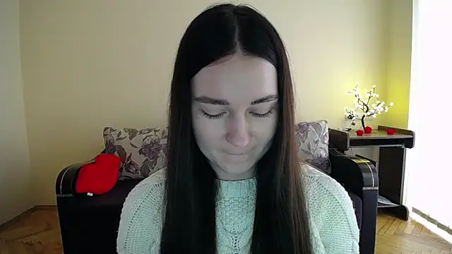 Snapshot of Pretty_shy chatting on February 9, 9:35 am Pretty shy online show from February 9, 9:35 am