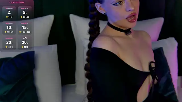 Snapshot of AnaWest chatting on March 11, 6:43 am AnaWest online show from March 11, 6:43 am