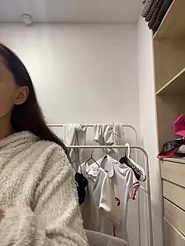 Snapshot of AnaWest chatting on October 10, 5:39 am AnaWest online show from October 10, 5:39 am