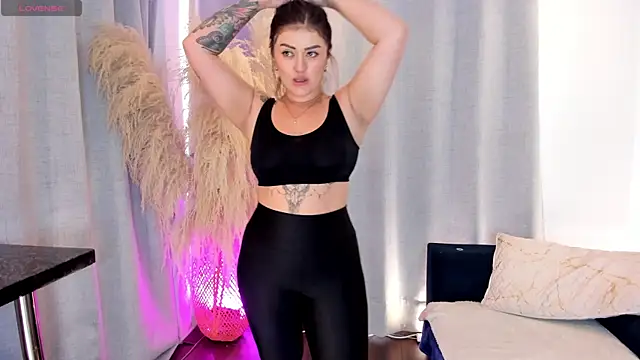 Sofiawilson  online show from February 28, 3:37 pm