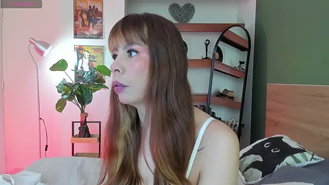 Snapshot of iriiina_veneno chatting on June 22, 10:51 pm iriiina veneno online show from June 22, 10:51 pm