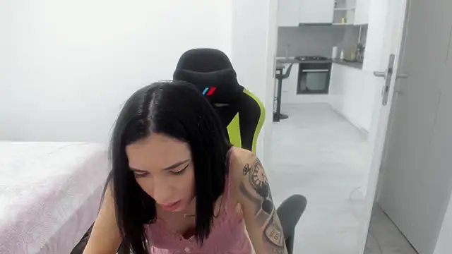 Emmapmg online show from March 31, 9:43 am