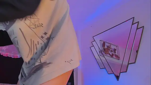 BonnieCute  online show from January 8, 12:35 am