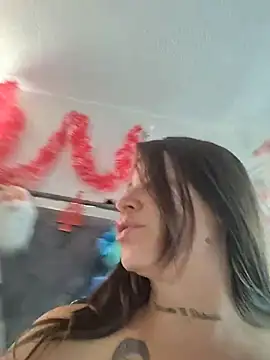 Snapshot of Alona_Evans chatting on January 6, 4:21 pm Alona Evans online show from January 6, 4:21 pm