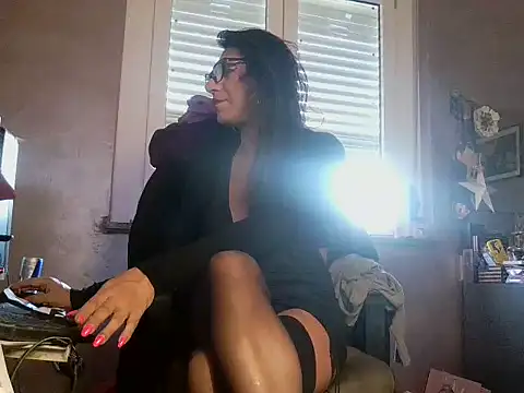 Snapshot of LadyVenere chatting on December 14, 8:20 am LadyVenere online show from December 14, 8:20 am