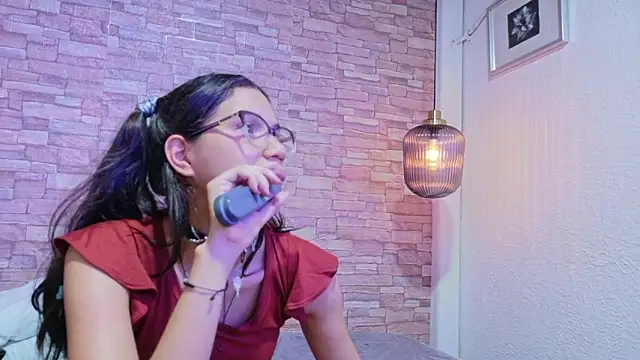 nextdoor fantasy1 online show from March 31, 8:20 pm