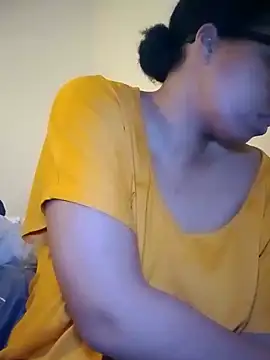 Snapshot of madamsensuale chatting on February 5, 2:08 am madamsensuale online show from February 5, 2:08 am