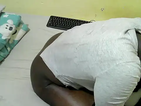 Snapshot of Quincy_joyy chatting on February 22, 7:47 pm Quincy joyy online show from February 22, 7:47 pm