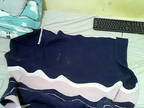 Snapshot of Quincy_joyy chatting on February 24, 1:53 pm Quincy joyy online show from February 24, 1:53 pm