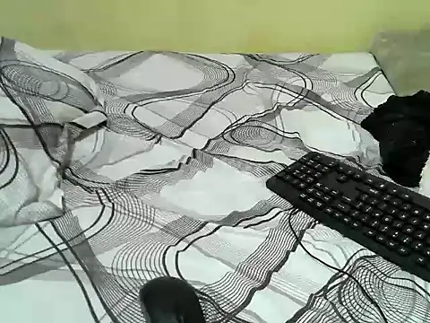 Snapshot of Quincy_joyy chatting on December 16, 4:06 am Quincy joyy online show from December 16, 4:06 am