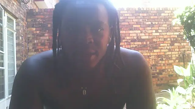 Snapshot of 2diviu234 chatting on December 11, 12:23 pm 2diviu234 online show from December 11, 12:23 pm