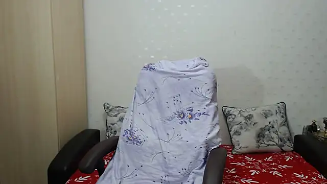 PrinceEagle online show from November 4, 7:40 am