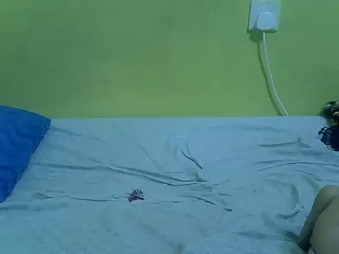 queendebbie online show from September 18, 6:37 am