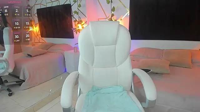 Snapshot of Megan_Thompsonn chatting on February 8, 1:01 pm Megan Thompsonn online show from February 8, 1:01 pm