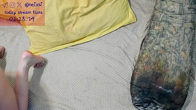 Snapshot of ixsi chatting on November 17, 7:36 am ixsi online show from November 17, 7:36 am