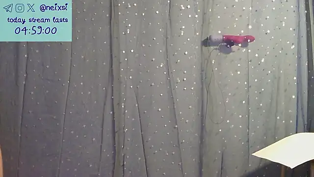 Snapshot of ixsi chatting on February 4, 1:22 am ixsi online show from February 4, 1:22 am