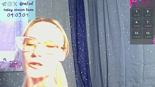 Snapshot of ixsi chatting on February 20, 9:43 am ixsi online show from February 20, 9:43 am