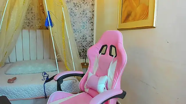 agatha rusell  online show from February 6, 3:59 am