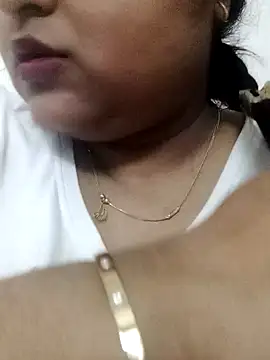 smile pretty online show from January 3, 6:35 pm