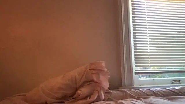 loveofbea online show from April 16, 12:50 pm