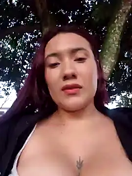 Snapshot of Blushing_Katy chatting on December 2, 10:50 am Blushing Katy online show from December 2, 10:50 am