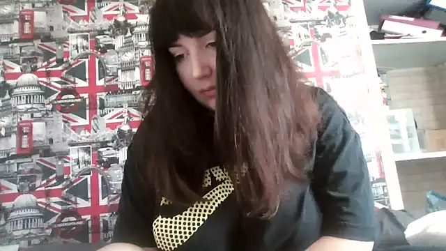 Lynylou online show from November 2, 12:07 pm