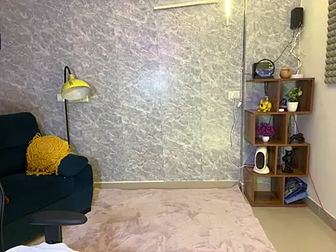 Snapshot of MidnightFlame chatting on January 12, 4:08 pm MidnightFlame online show from January 12, 4:08 pm