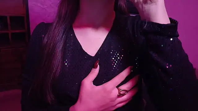 Snapshot of MidnightFlame chatting on October 12, 1:21 pm MidnightFlame online show from October 12, 1:21 pm