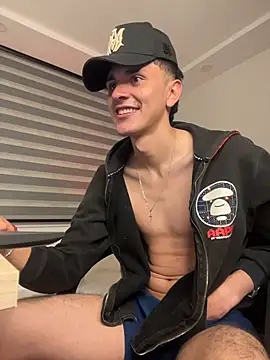 Snapshot of bastia_noooo chatting on January 17, 12:37 am bastia noooo online show from January 17, 12:37 am