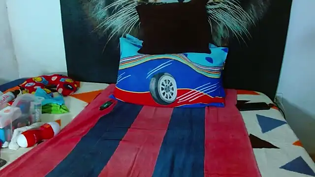 Snapshot of Michaell_Myerss_ chatting on October 17, 11:57 am Michaell Myerss  online show from October 17, 11:57 am