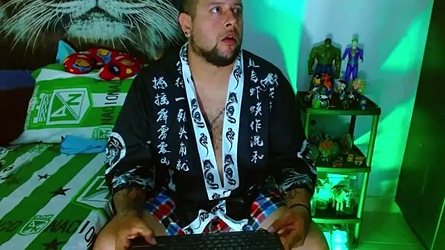 Michaell Myerss  online show from December 17, 1:06 pm