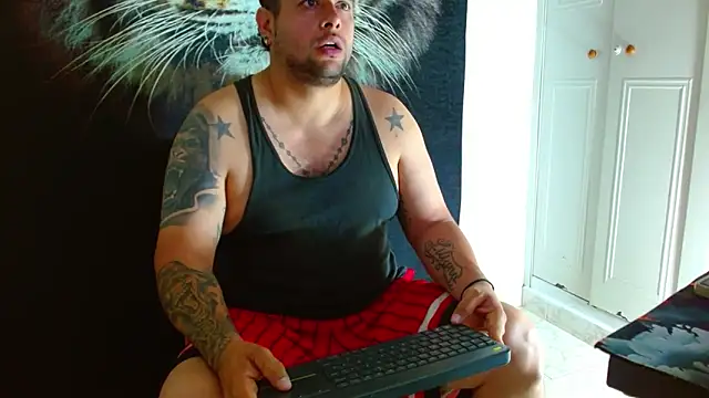 Snapshot of Michaell_Myerss_ chatting on February 23, 12:24 pm Michaell Myerss online show from February 23, 12:24 pm