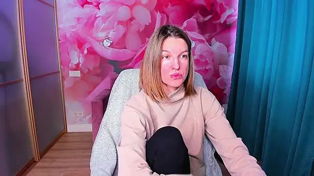 EmilyWalkeri online show from February 9, 7:05 am