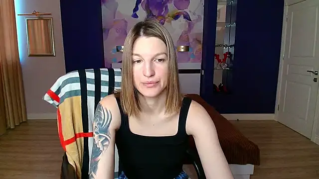 EmilyWalkeri online show from February 26, 8:04 am