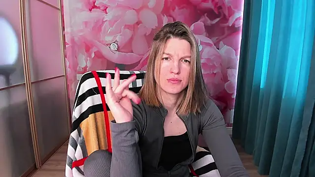 EmilyWalkeri online show from February 27, 8:06 am