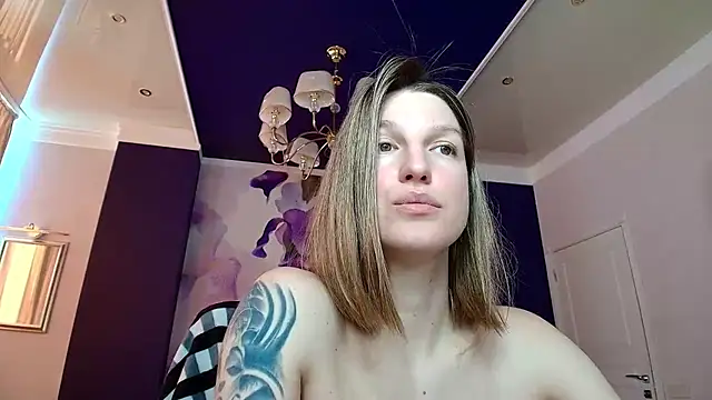 EmilyWalkeri online show from March 10, 8:15 am