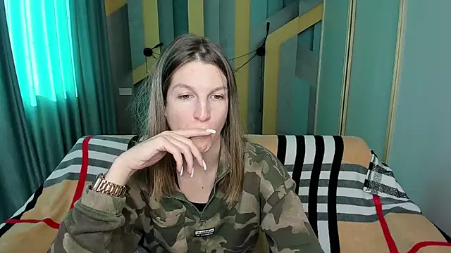 EmilyWalkeri online show from October 29, 7:43 am