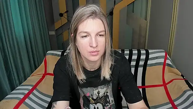 EmilyWalkeri online show from December 4, 7:06 am