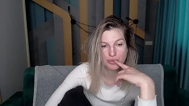 EmilyWalkeri online show from February 2, 8:13 am