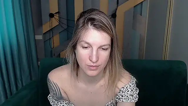 EmilyWalkeri online show from February 26, 7:51 am