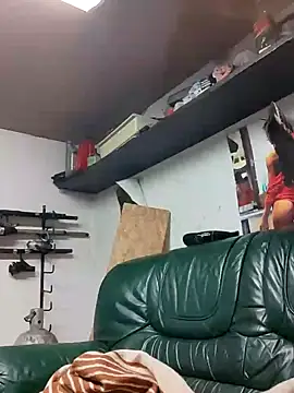 Snapshot of Rejtelmesest chatting on December 11, 7:25 pm Rejtelmesest online show from December 11, 7:25 pm