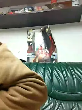 Snapshot of Rejtelmesest chatting on December 14, 8:18 pm Rejtelmesest online show from December 14, 8:18 pm