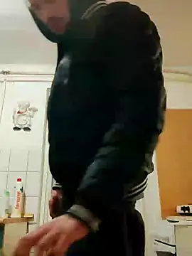 Snapshot of Rejtelmesest chatting on January 25, 5:51 pm Rejtelmesest online show from January 25, 5:51 pm