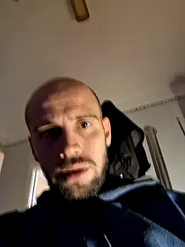 Snapshot of Rejtelmesest chatting on February 10, 7:28 pm Rejtelmesest online show from February 10, 7:28 pm